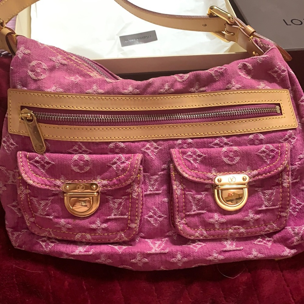 Louis Vuitton Fuchsia handbag.